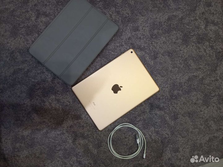 Apple iPad 2018 (6-ое поколение) 32gb чехол+стекло