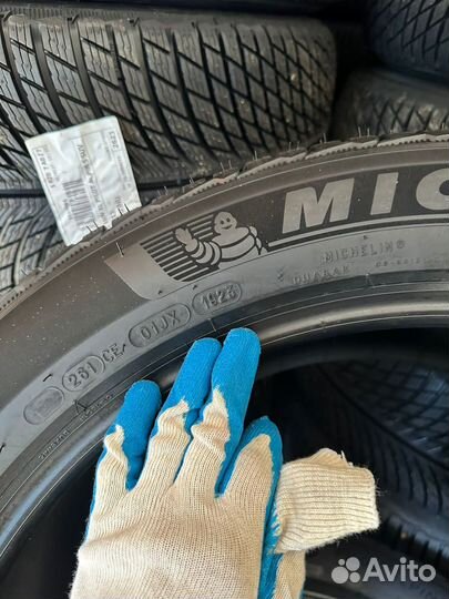 Michelin Pilot Alpin 5 SUV 275/45 R21