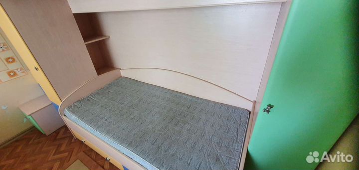 Двухъярусная кровать бу с матрасами