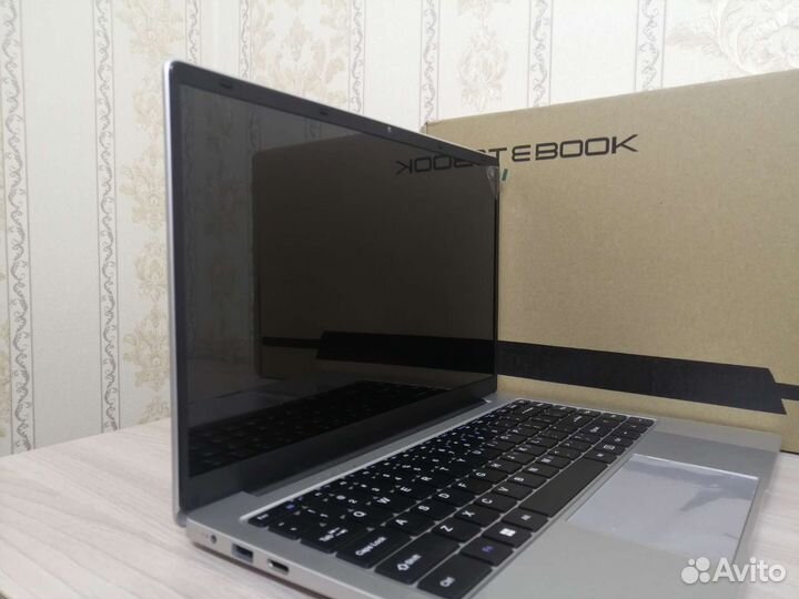 Новый ультрабук 2022 (новый, не пользовались)