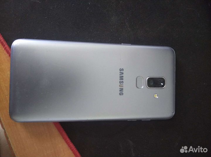 Телефон Samsung galaxy j8