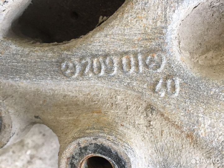 Поворотный кулак передний Mercedes W203 (3100)