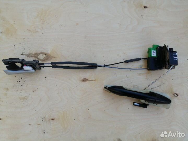 Замок двери передний правый Hyundai Solaris G4FC