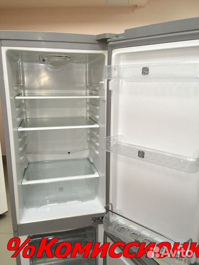 Холодильник Samsung