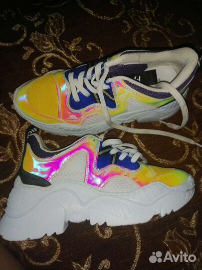 Кроссовки женские 37 размер