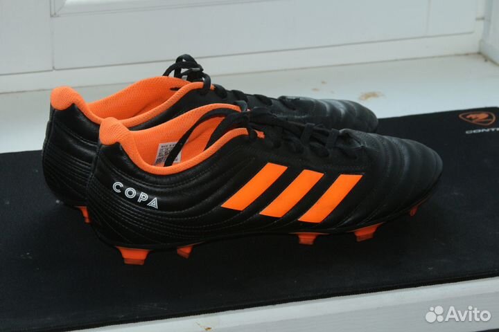 Футбольные бутсы 42 размер Adidas