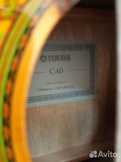 Классическая гитара yamaha c40
