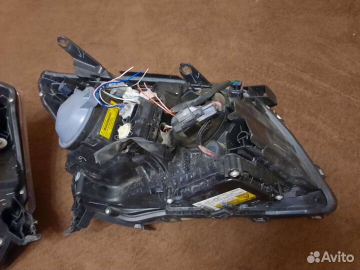 Фары Toyota Avensis T250 (комплект)