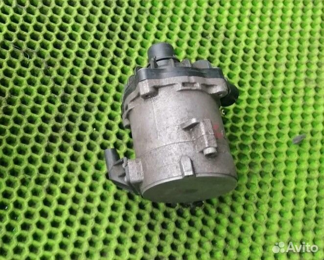 Насос охлаждения на BMW X5 F15 F85 2013-2018