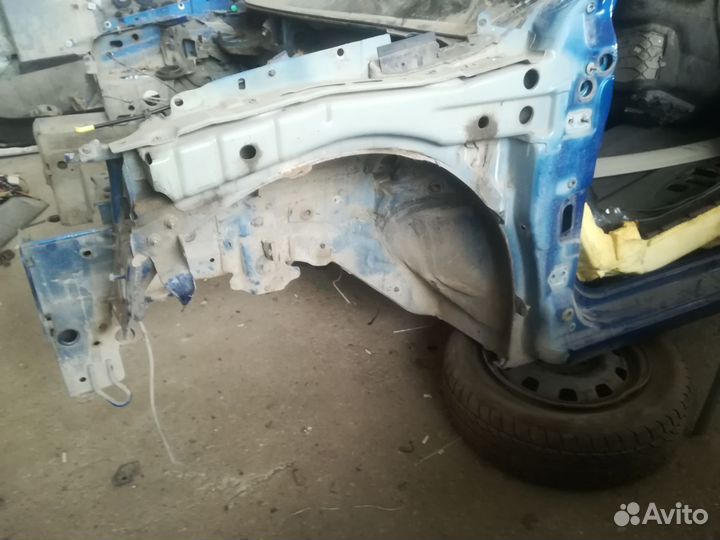 Четверть передняя левая Renault Megane 2