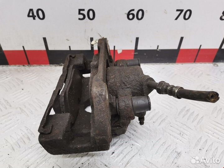 Суппорт передний правый Volkswagen Touran 2005