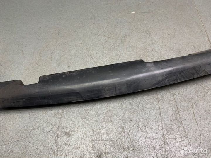 Воздухозаборник передний Mitsubishi Carisma седан