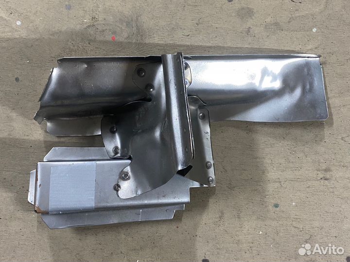 Поддомкратник задний Ваз 2101-07 правый в сборе