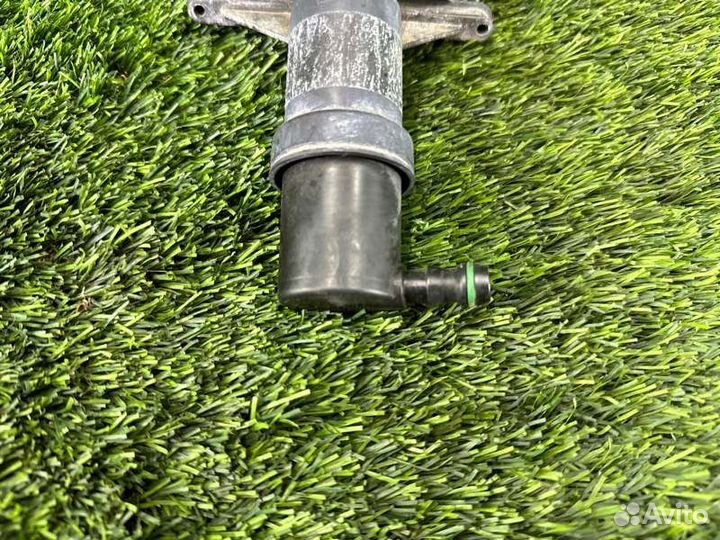 Форсунка омывателя фар передняя правая Bmw 5 E60