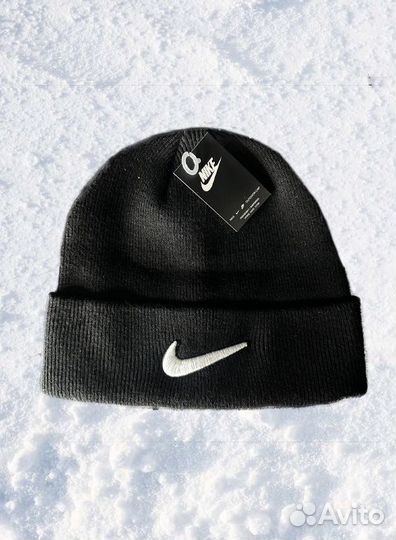 Зимняя шапка Nike