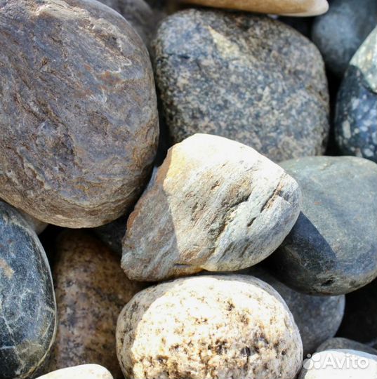 Природный камень булыжник постав. от 20 м3