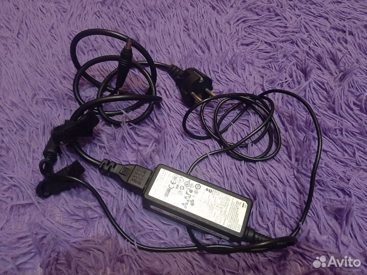 Нетбук Samsung NP-NC210