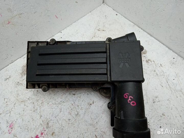 Корпус воздушного фильтра Volkswagen Passat Cc B6