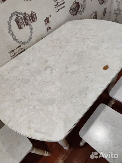 Кухонный стол и стулья комплект бу