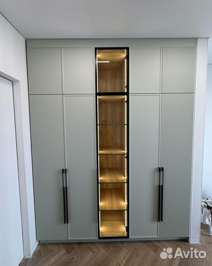 Шкаф распашной на заказ