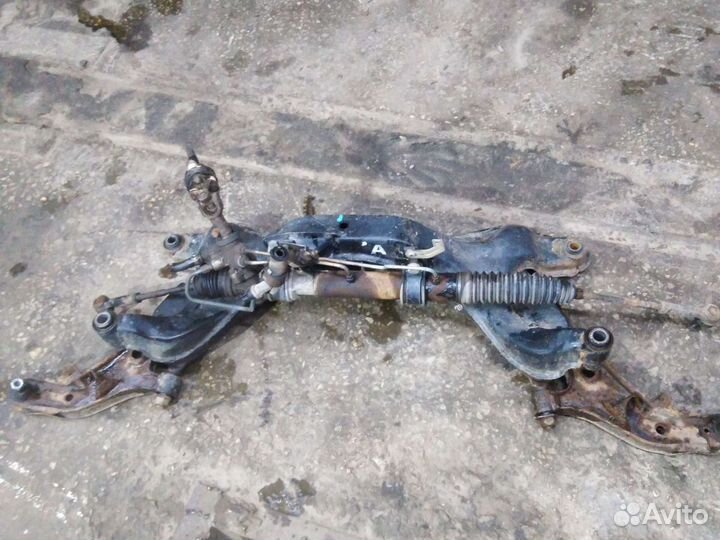 Nissan Expert Подрамник передний