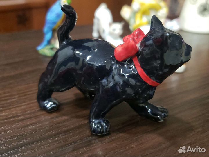 Статуэтки, фигурки, сувениры