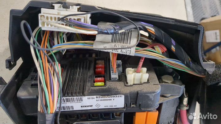 Блок предохранителей Renault Scenic, 2005