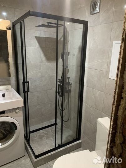 Установка стеклянных душевых перегородок