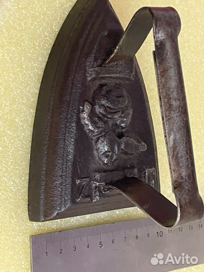 Старинный утюг