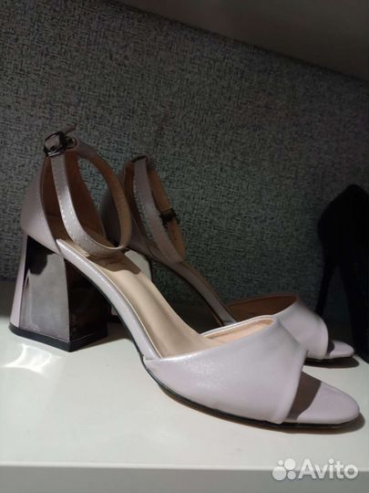 Босоножки женские 37 размер