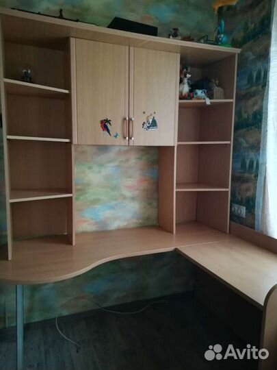 Письменный стол