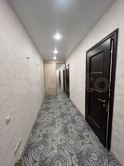 2-к. квартира, 65 м², 3/18 эт.