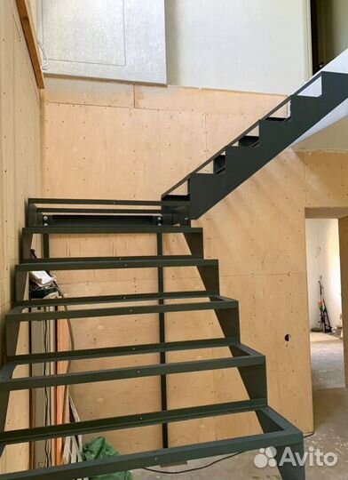 Метлличесакую лестницу Изготовим