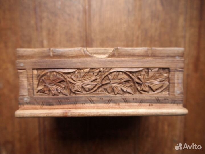 Сигаретница дерево резная