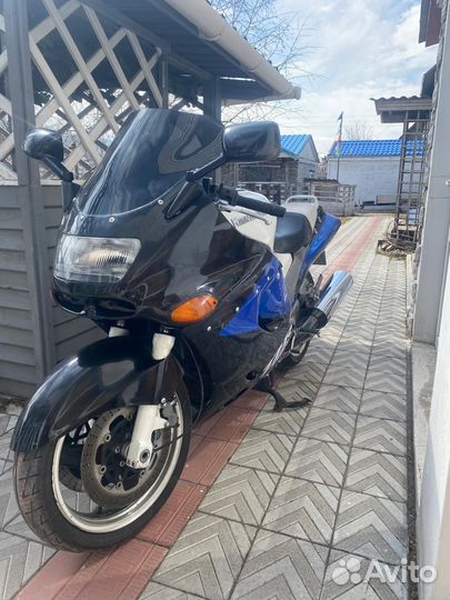 Kawasaki ZZR 1100