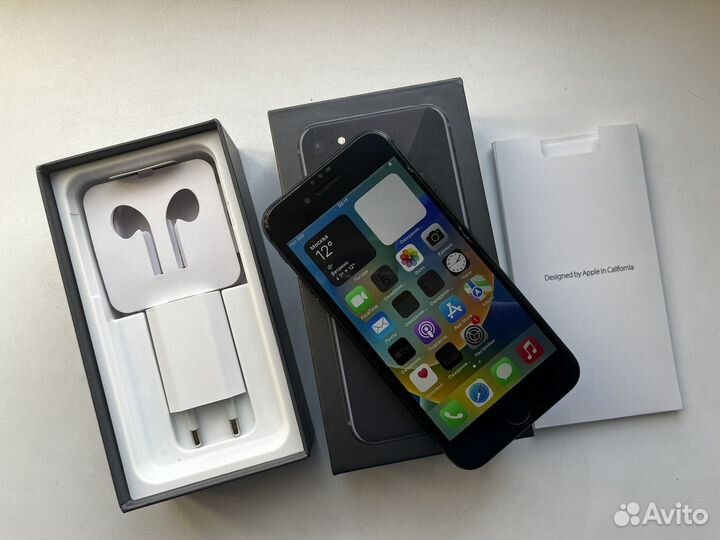iPhone 8, 64 ГБ