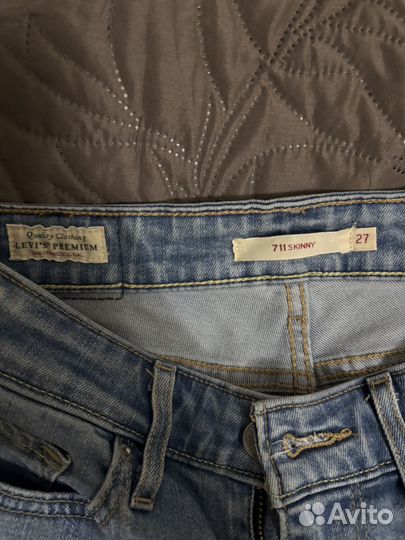 Джинсы levis