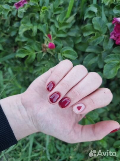 Мастер по маникюру