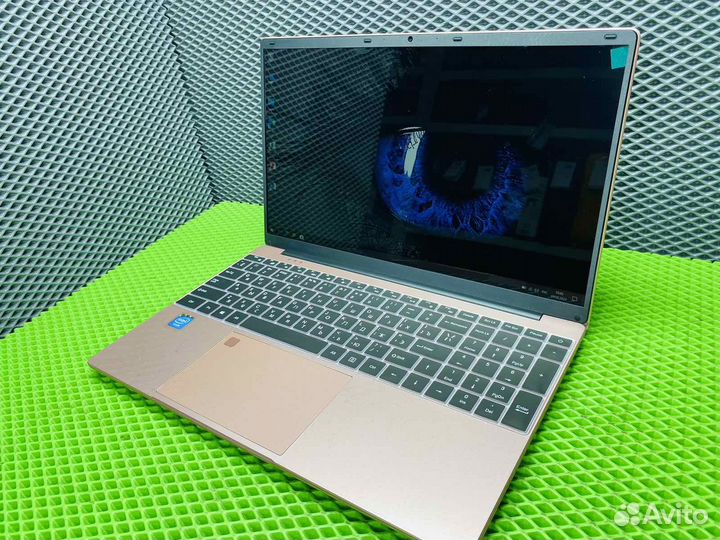 Новый ноутбук i3/16/256 SSD