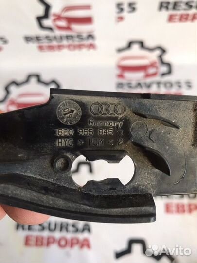 Кронштейн Audi A4 B8 2.0T cdnc 2009