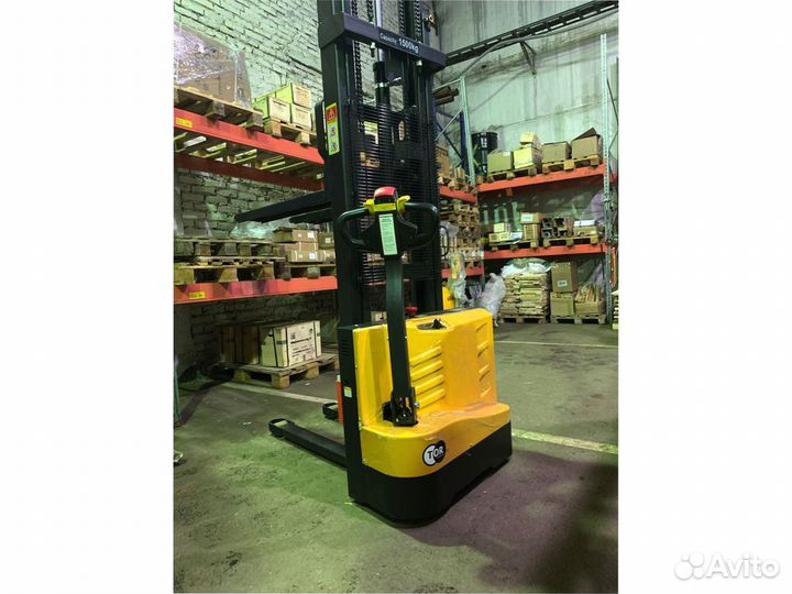 Штабелер электрический самоходный