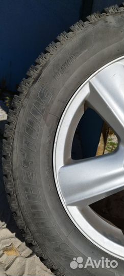 Bridgestone Ice Cruiser 7000 215/60 R16