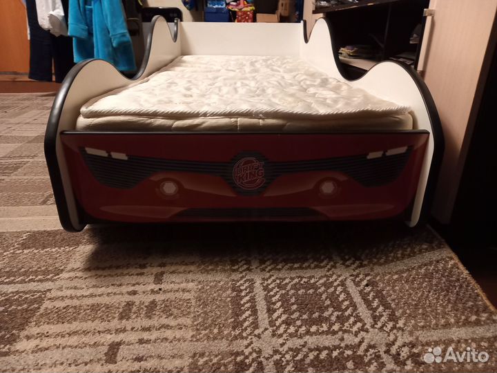 Детская кровать машина с матрасом