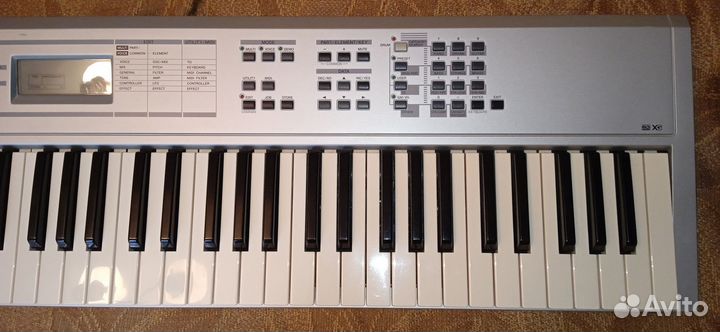 Синтезатор студийный yamaha MO6 япония