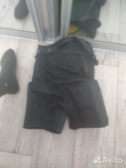 Продам хоккейные шорты
