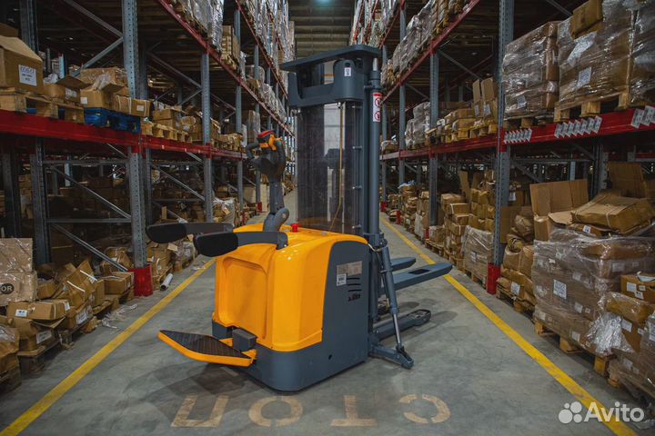 Штабелер самоходный 2,0 т 5,6 м