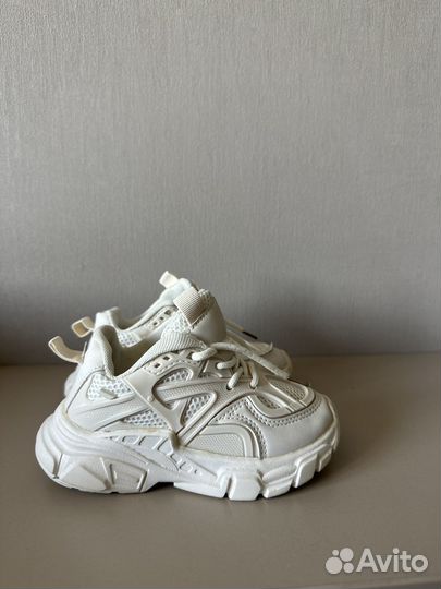 Кроссовки для девочки 26