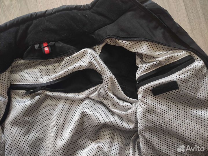 Продам мотоэкипировку