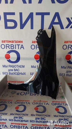 Крыло переднее левое в цвет на Тойота Камри 70