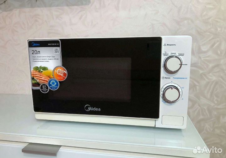 Микроволновая печь Midea MM720C4E-W